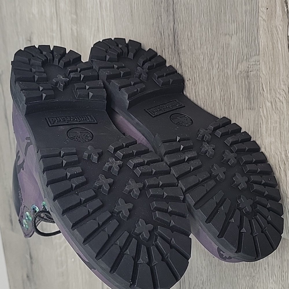 A25E3 Timberland Purple Camo Women's Boots - Picture 4 of 14